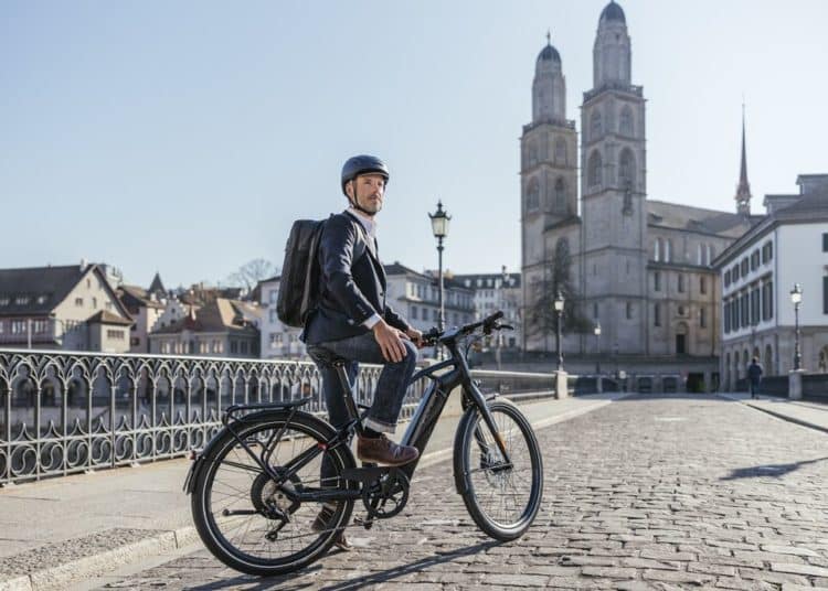 Bosch eBike Systems | Bosch Performance CX | E-Trekkingrad - Small FLYER E Bikes Urban Upstreet6 Zuerich 0625