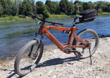 Alois Arnhofer präsentiert sein zweites Holz-E-Bike - eBikeNews
