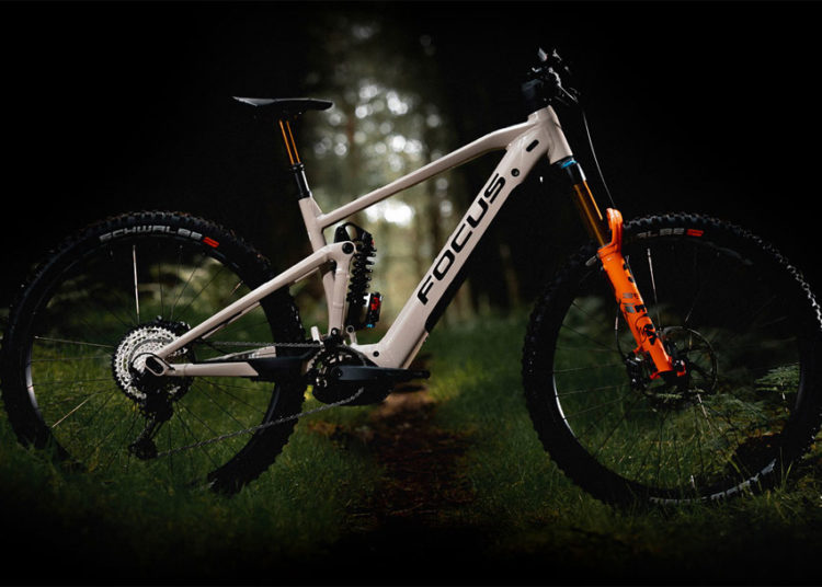 FOCUS SAM²: vollgefedertes E-MTB mit Bosch Performance Line CX - eBikeNews