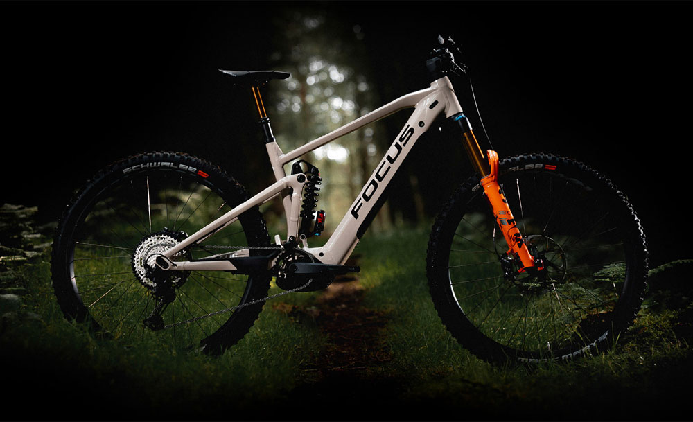FOCUS SAM²: vollgefedertes E-MTB mit Bosch Performance Line CX - eBikeNews