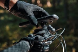 Fidlock Vacuum: Neue Smartphone-Halterung fürs Fahrrad arbeitet mit Unterdruck und Magnet
