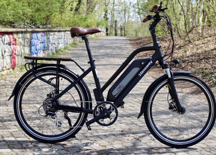 Himiway City Pedelec im Park | Quelle: eBikeNews