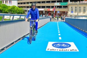 Das gab es noch nie: beheizte Fahrradbrücke sorgt für warme Reifen