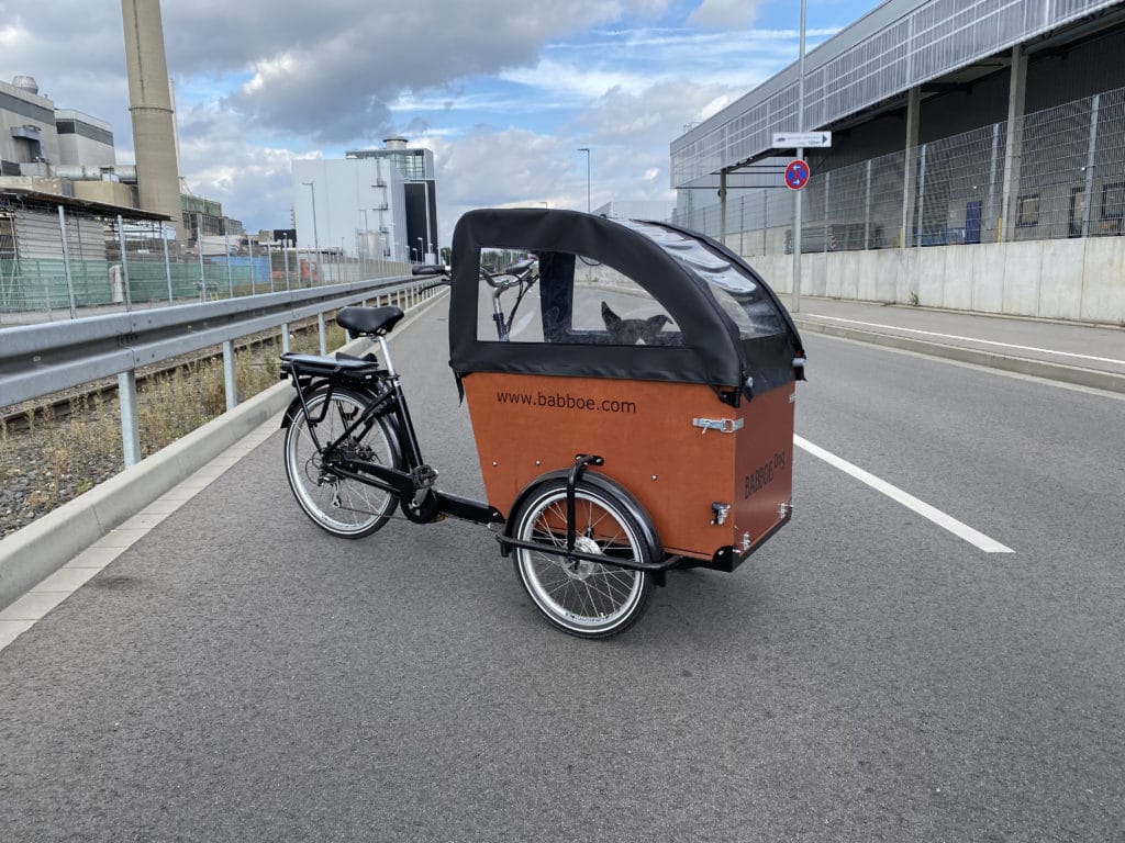 Babboe Lastenrad im Industriegebiet - eBikeNews