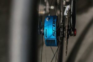 Neues Luxus-System passt Reifenluftdruck am Fahrrad während der Fahrt an