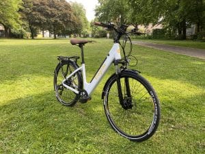 Tiefeinsteiger E-Bike Eleglide T1 Step Thru Test: Nur 779 Euro und trotzdem gut