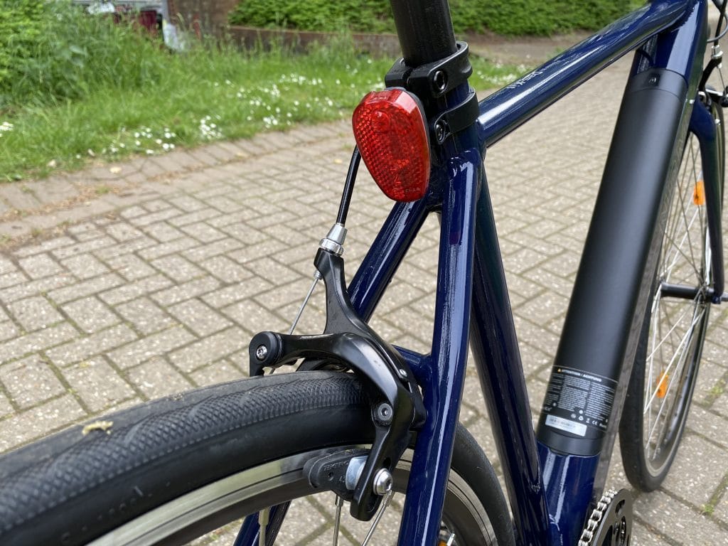 Rücklicht mit Batterien und Felgenbremse vom NCM C5