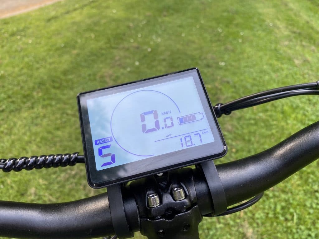 großes Display mit allen Fahrdaten - eBikeNews