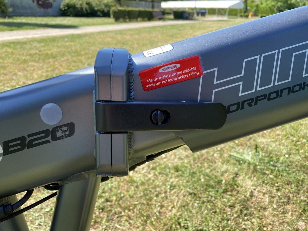 Scharnier am Hauptrahmen sehr stabil