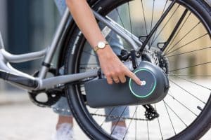 Skarper macht Fahrrad mit einem Klick zum E-Bike
