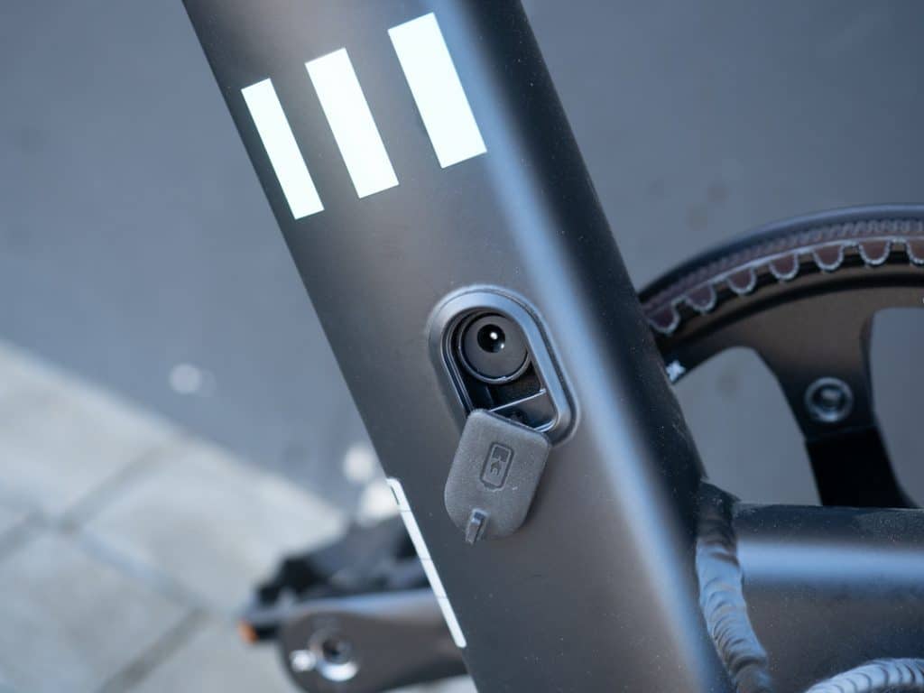 Akku kann nur im E-Bike geladen werden