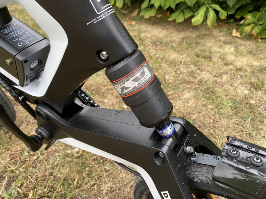 Hinterbau ist ebenfalls gefedert - eBikeNews