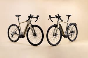 Neues Gravel-E-Bike in natürlichen Farben: Bianchi stellt Arcadex und Tourer vor