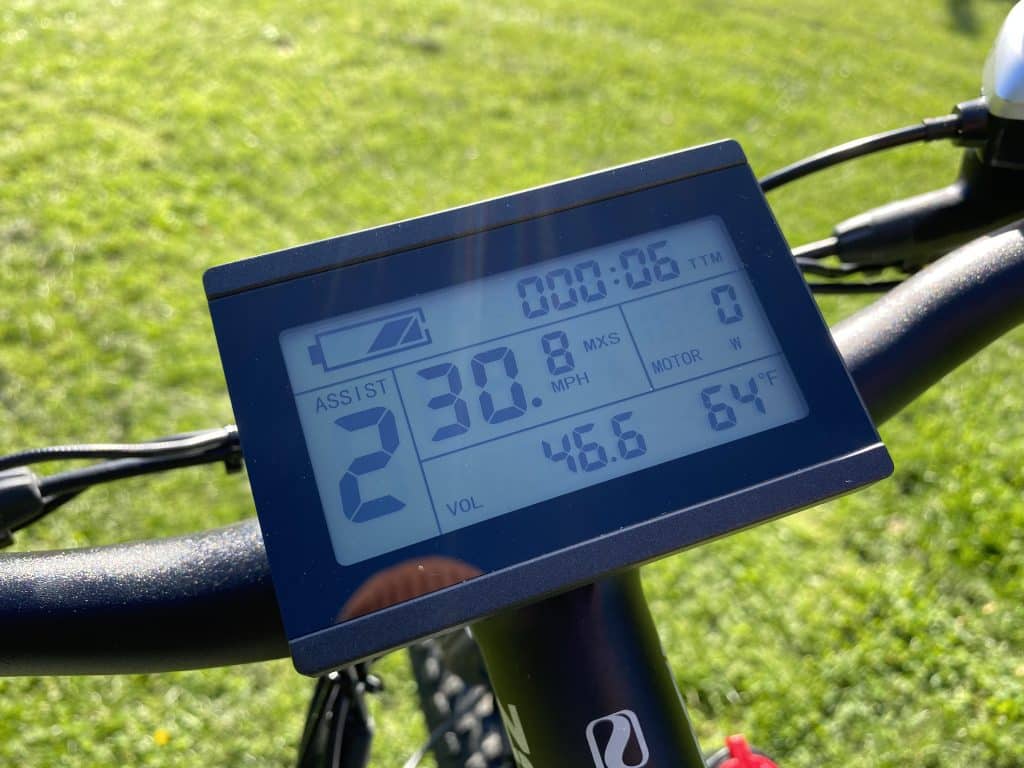 über das Display können die Fahrwerte eingestellt werden - eBikeNews