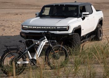 Recon GMC Hummer EV All Wheel E-Bike mit Hummer front