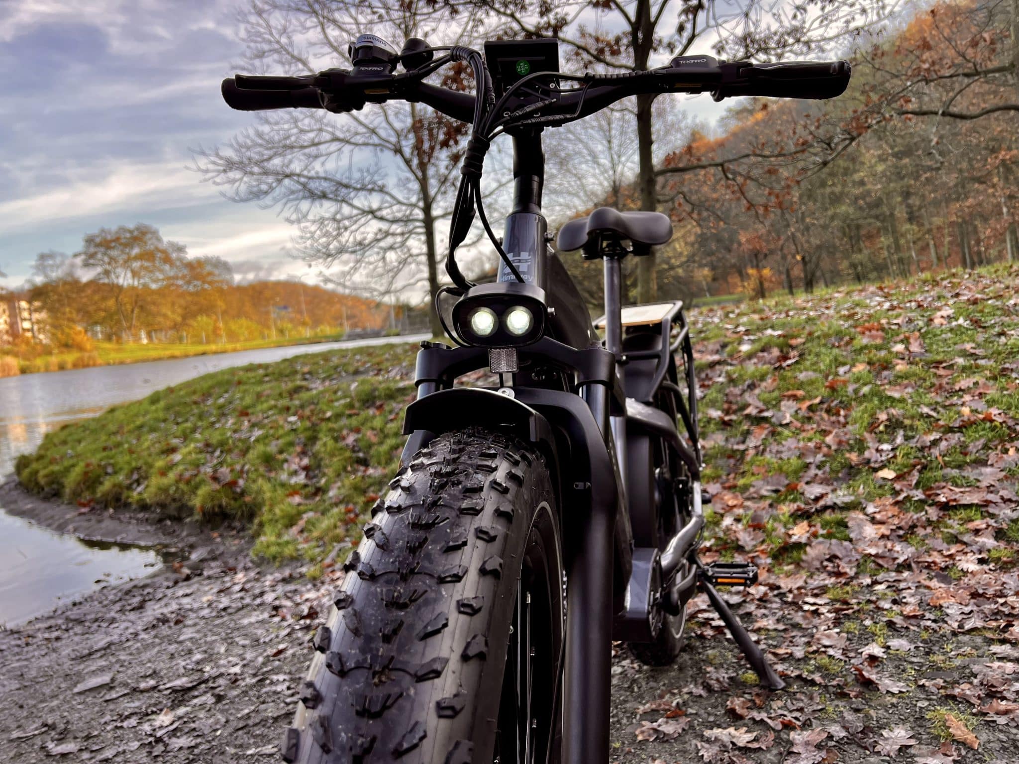 Himiway Zebra: 48 Volt Frontscheinwerfer ist ausreichend hell | Quelle: eBikeNews