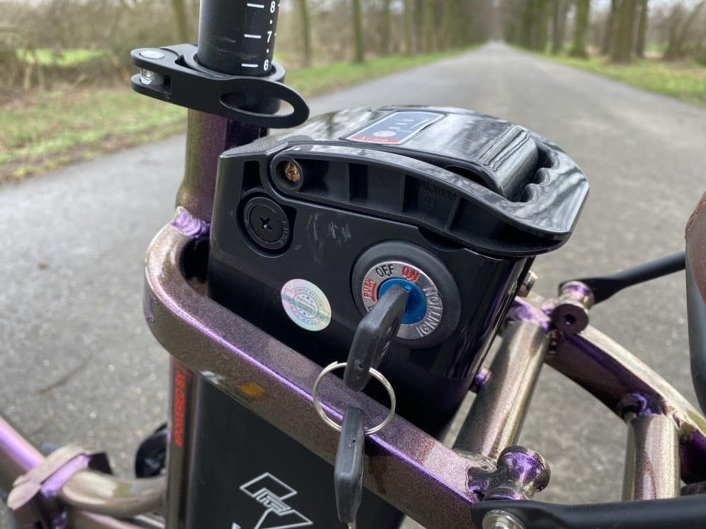 China | China-E-Bike | E-Bike - Der Akku hat ein Zuendschloss und ist entnehmbar