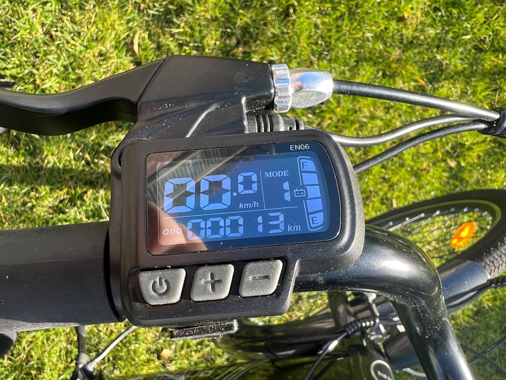 Rover Cruise CMR 700 E-Bike-Test Display - eBikeNews