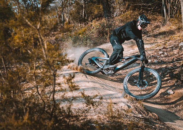 E-Fully | E-MTB | Enduro - THOK Gram RC in action 1 LR3