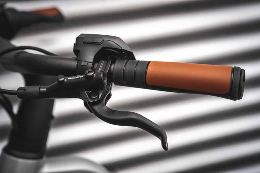 E-Bike Flow von Dutch ID mit farblichen Akzenten