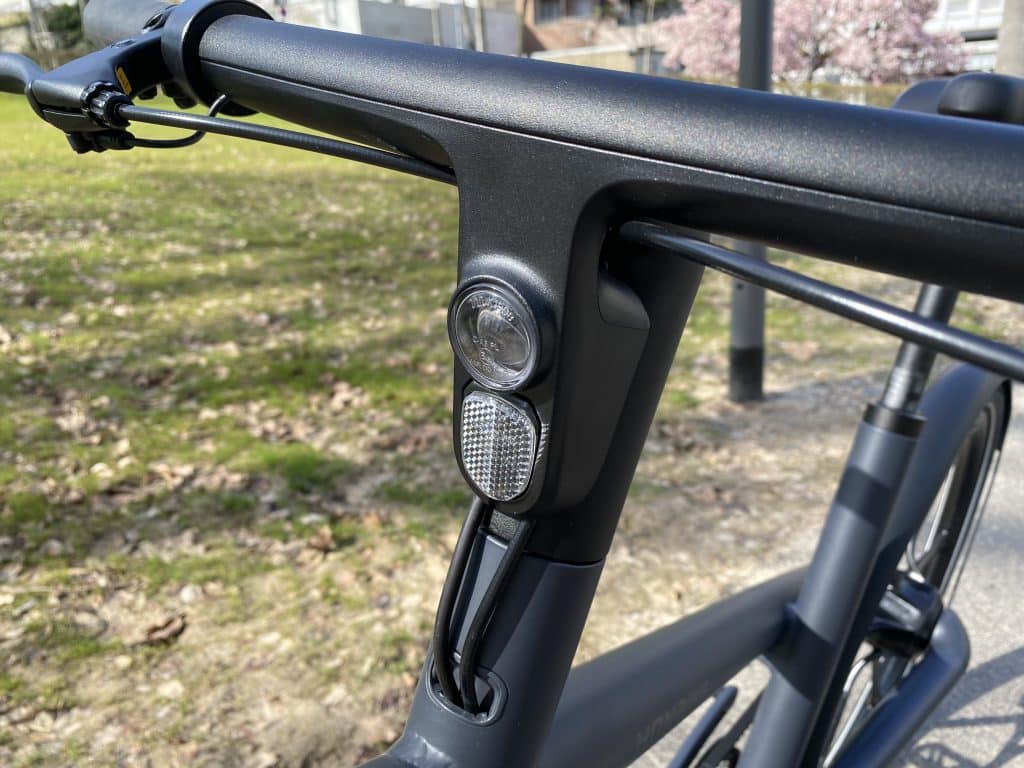 Frontleuchte ist schick integriert - eBikeNews
