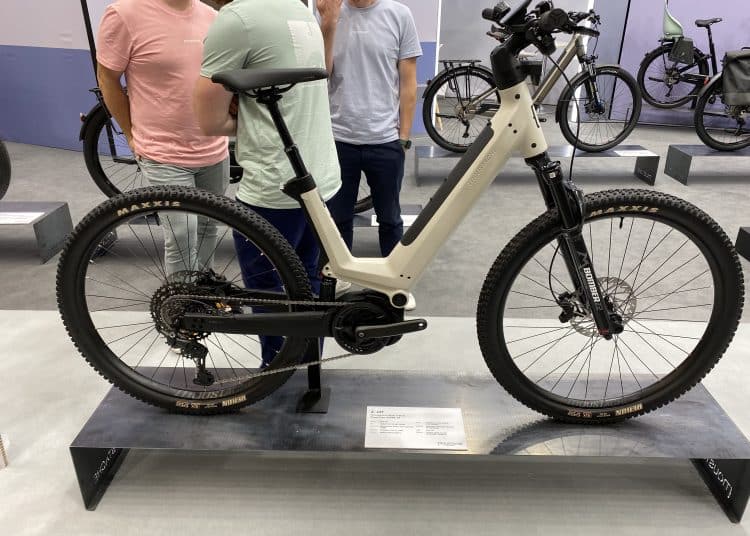 Moustache J Tiefeinsteiger E-Bike mit Vollfederung