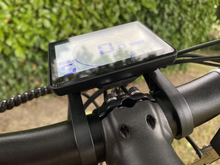 USB Buchse teilweise schlecht erreichbar