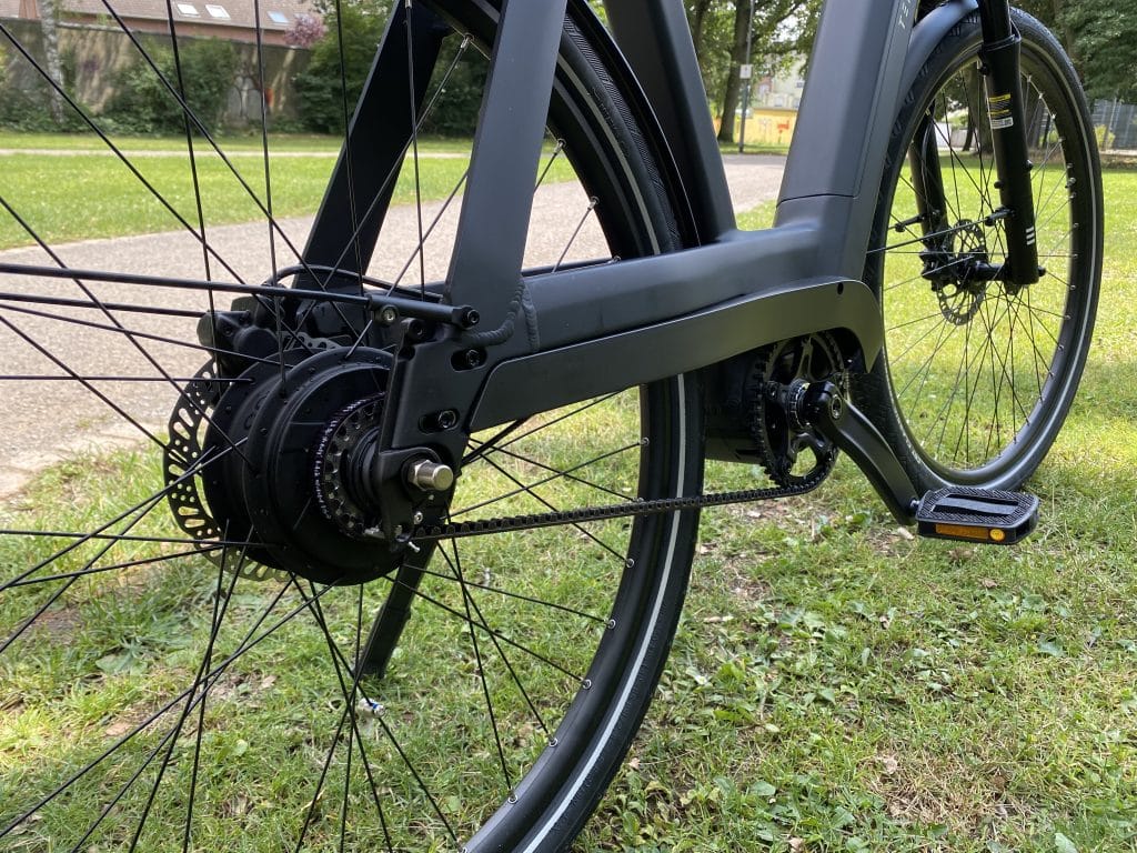 Riemenantrieb ist sehr clean abgedeckt