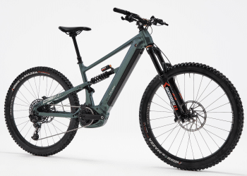 Decathlon mit E-Mountainbike 29 Zoll Stilus E-Big Mountain Perf CX 750 Wh