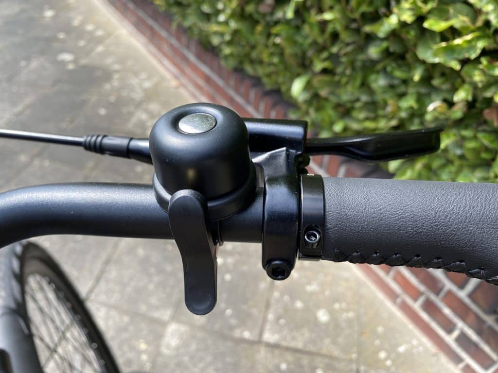 hochwertige Klingel mit AirTag Versteck - eBikeNews