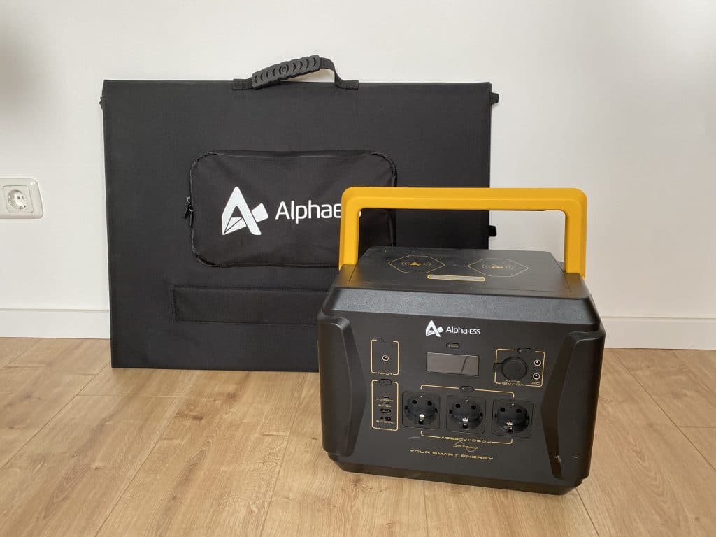 AlphaESS Powerstation mit Solarpanel