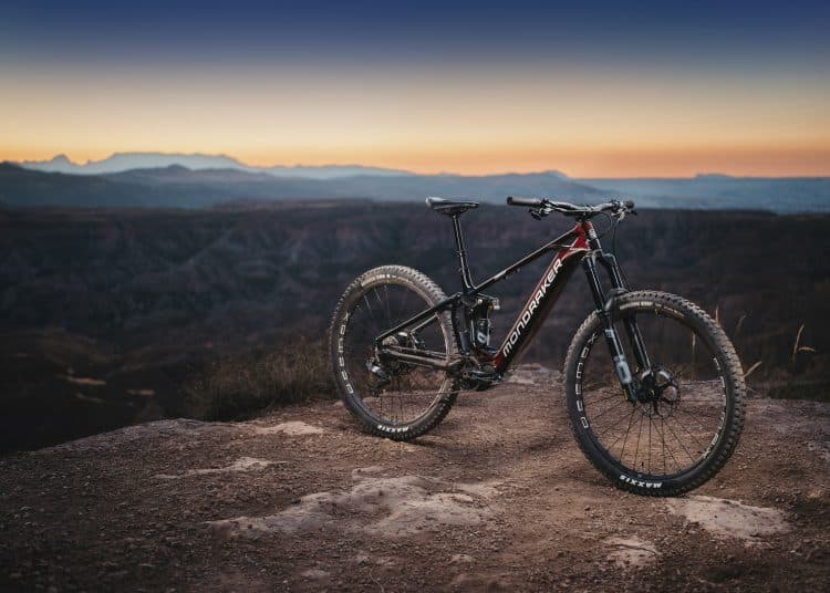 Modraker Crusher im Gelände - eBikeNews