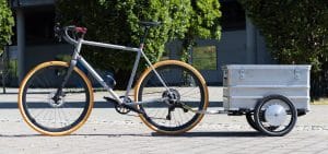 Anhänger mit Motor macht Fahrräder zu Cargo-E-Bikes