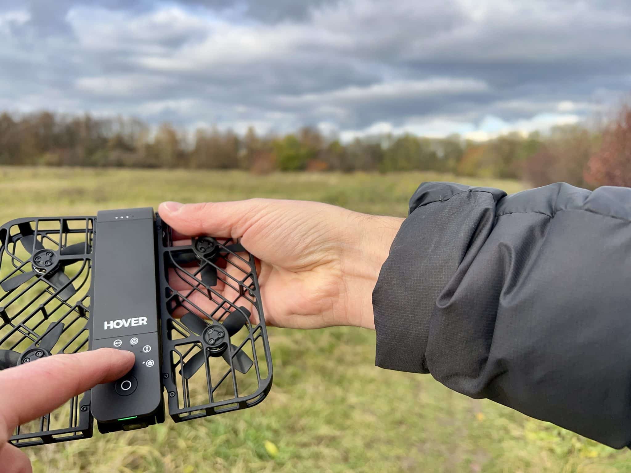 Hover Air X1 Test: Auswahl des Flug-Modus per Knopfdruck | Quelle: eBikeNews