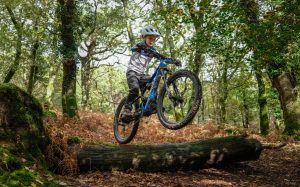 E-Bikes schon ab drei Jahren? Mondraker stellt neue MTBs für Kids vor