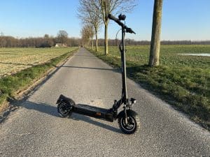 Krasse Reichweite, kleiner Preis: Joyor Y8-S E-Scooter im Test