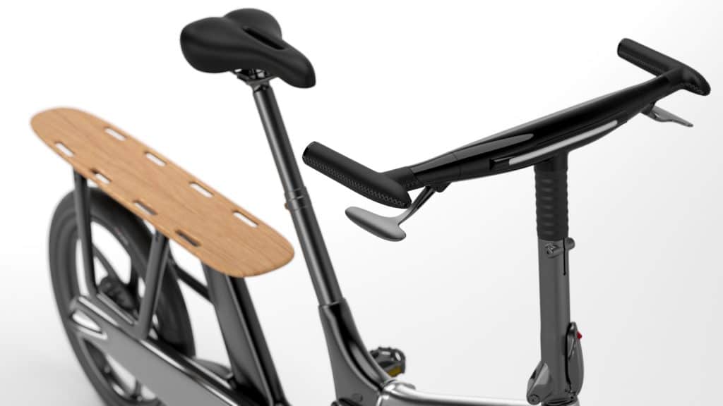 Stylisch und schick: Holz am Heck des Gocycle CX