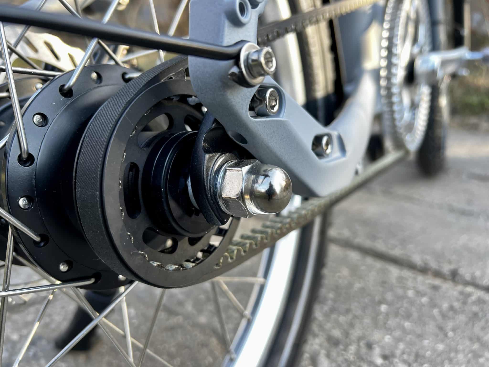 PVY Libon im Test: Wartungsarmer Riemenantrieb und starker Motor | Quelle: eBikeNews