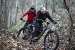 Carbon und Bosch SX: Neues Cube Light-E-MTB für 2024