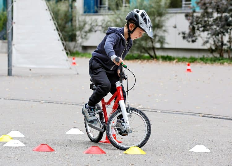 ADAC Test Kinderfahrräder 16", am 09.10.2023 in Dachau | Quelle: ©ADAC/Ralph Wagner