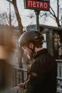 Der erste intelligente Kopfschutz? Fahrradhelm reagiert auf Nicken