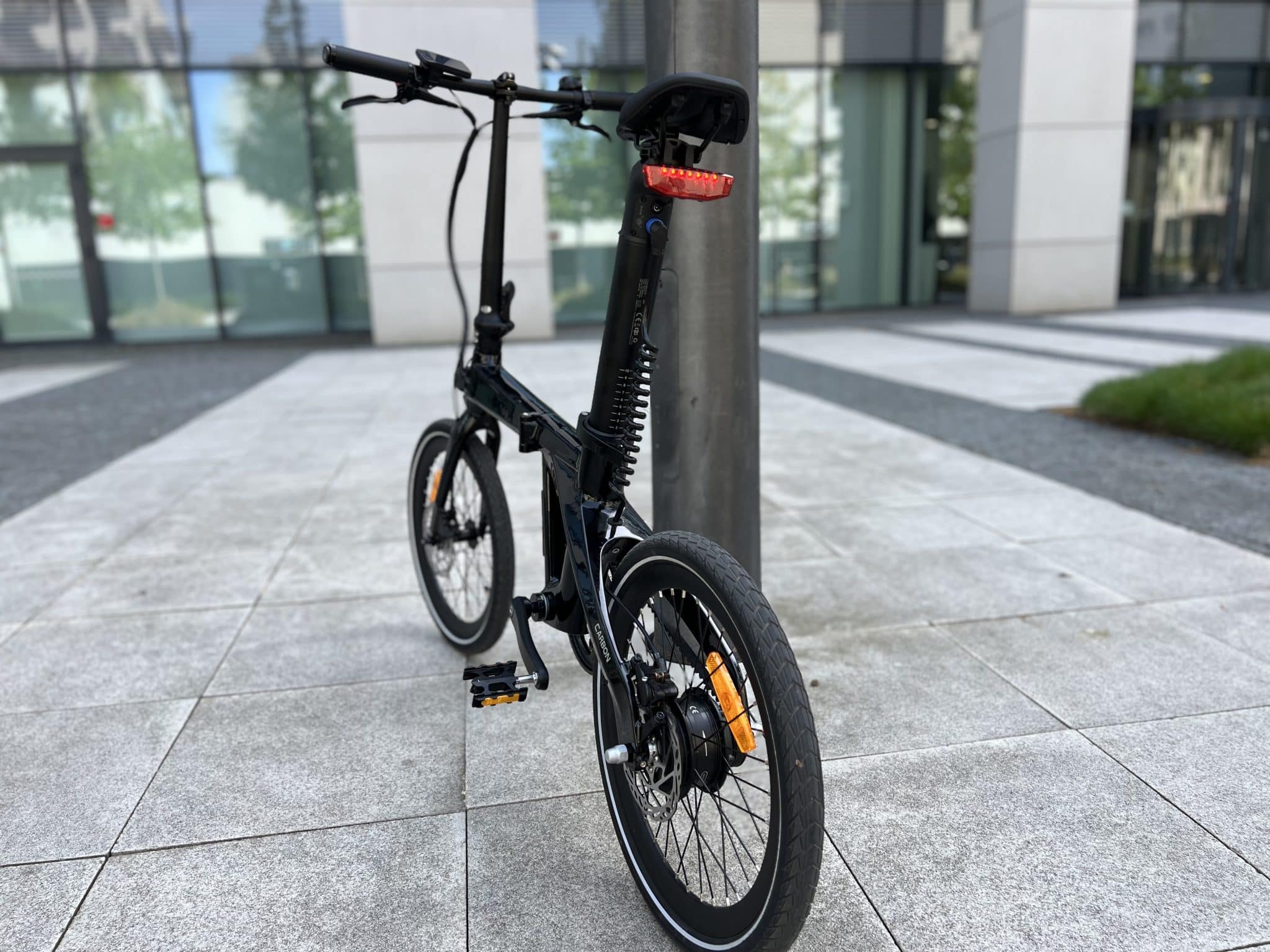 ADO Air Carbon Test: 20 Zoll-Reifen und batteriebetriebenes Rücklicht| Quelle: eBikeNews