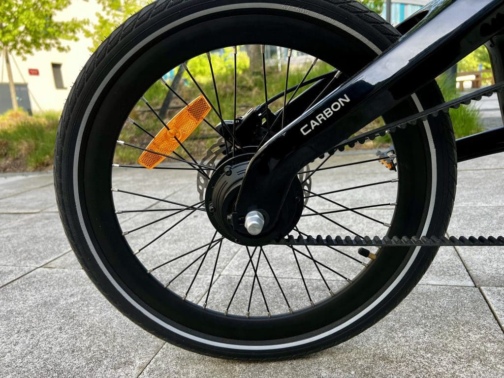 ADO Air Carbon Test: 20 Zoll-Reifen und 250 Watt Bafang-Motor mit Drehmomentsensor | Quelle: eBikeNews