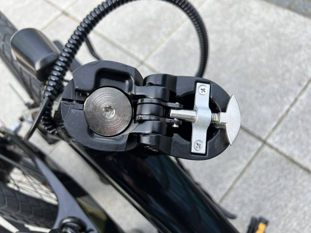 ADO Air Carbon Test: Sehr einfacher und guter Faltmechanismus | Quelle: eBikeNews