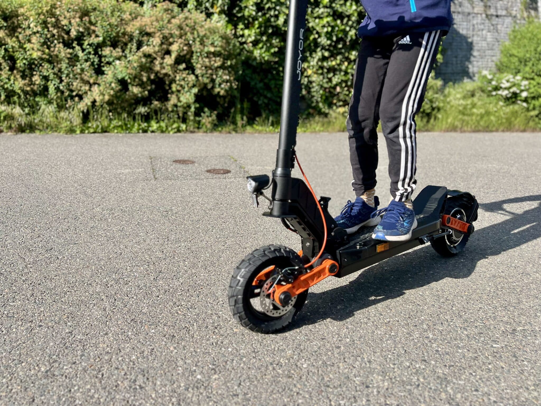 Joyor S5 ABE Test: Das Bremsen sollte langsam gelernt werden