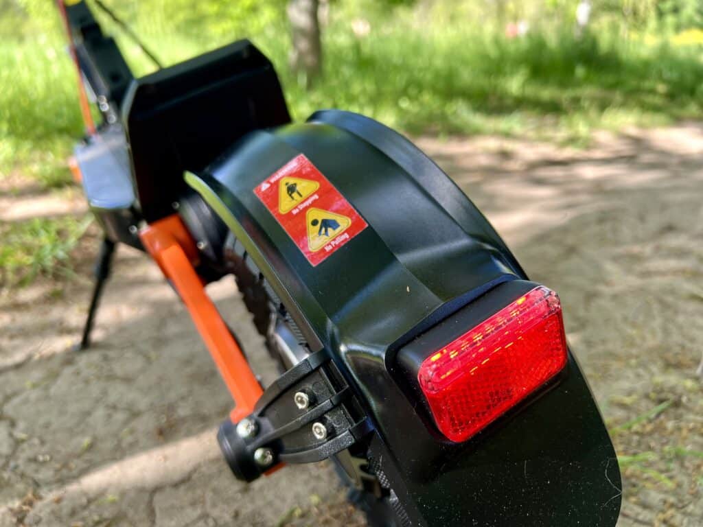 Joyor S5 ABE Test: Gut sichtbares Rücklicht
