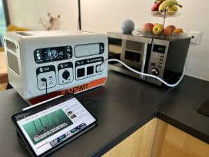 LANPWR 2200PRO im Test: Günstiges Akku-Balkonkraftwerk und Powerstation in einem
