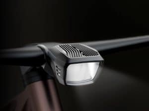 Teuer aber genial: Neues Kurvenlicht fürs E-Bike denkt aktiv mit