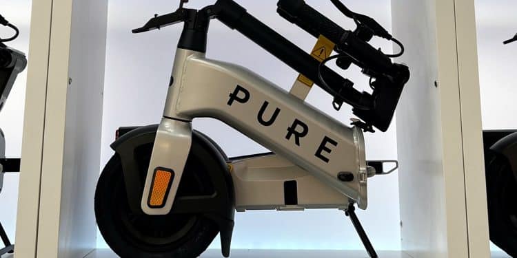 Klappbarer E-Scooter Pure Flex – eBikeNews.