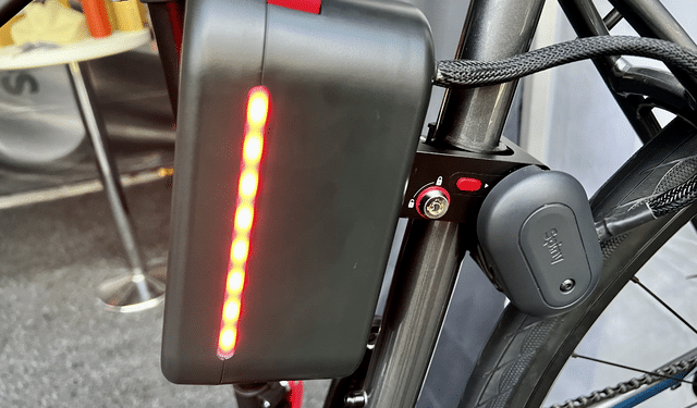Spiny Umrüstsatz: Schneller Umbau vom Fahrrad zum E-Bike mit Reibrollenantrieb - eBikeNews
